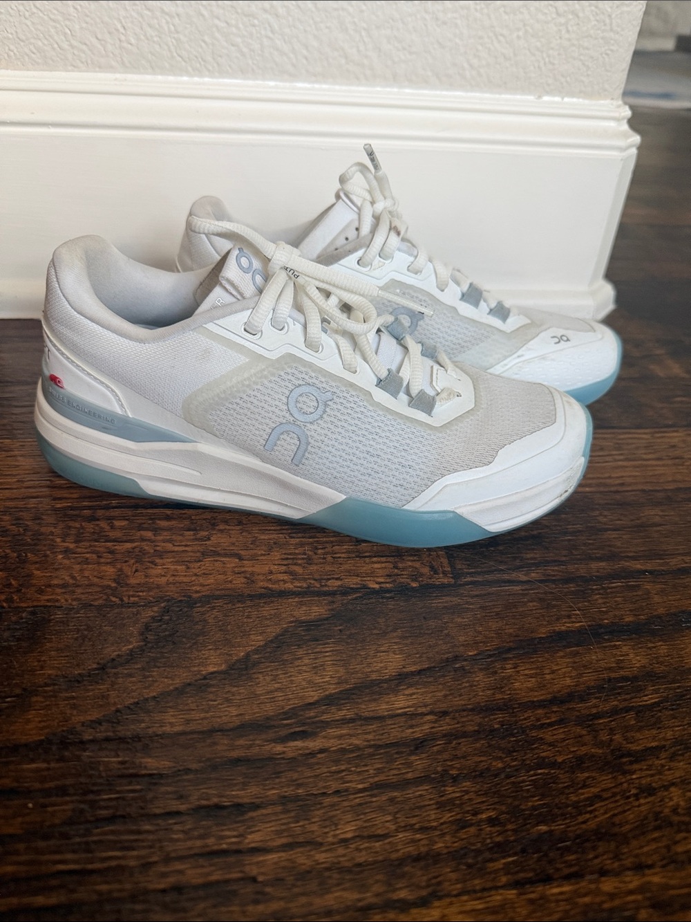 On Cloud The Roger tennis Court shoes size 6.5 women's